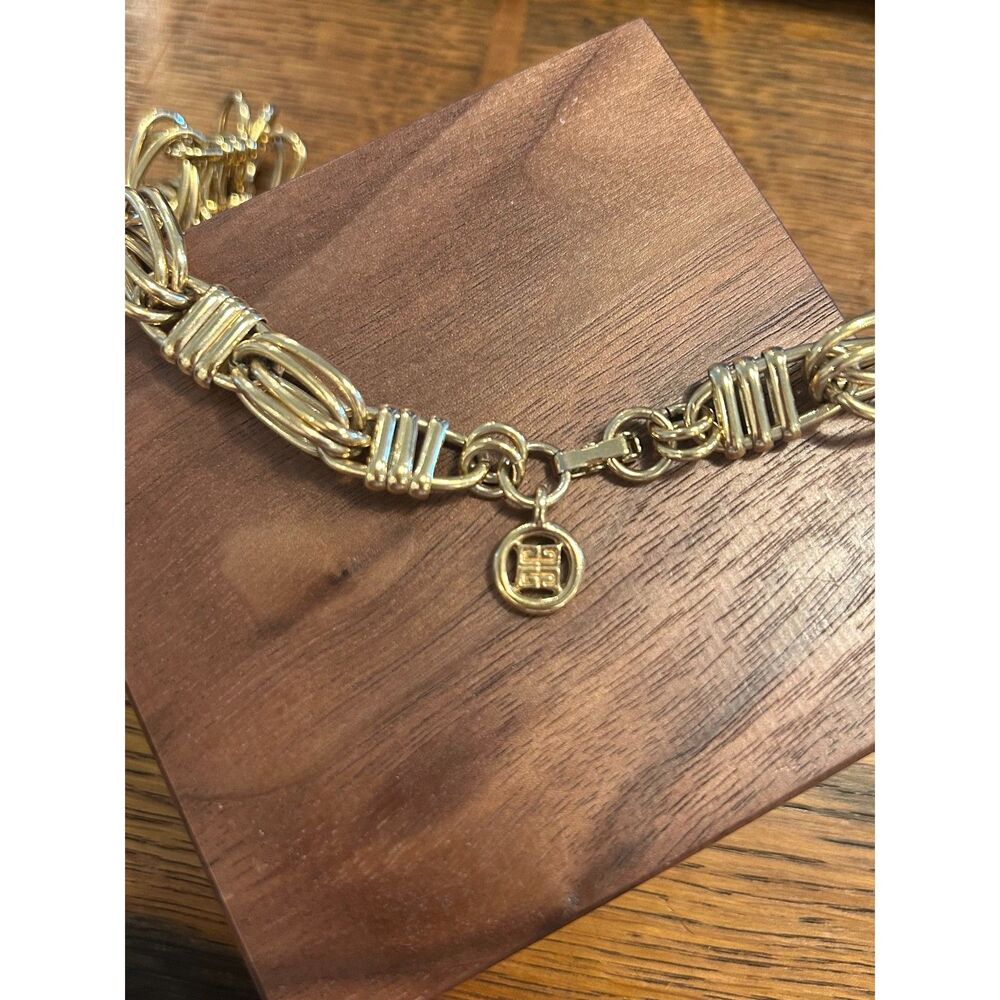 Vintage Givenchy 4G Gold Tone Wrapped Oval Link Statement Necklace 18" - Picture 2 of 7